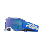 Alpinestars Vision 5 Blaze Brille, Motocross-Brille, Blau und Weiß, blau verspiegelte Linse, breites blaues Band mit markantem weißem Astars-Branding, geschwungener Rahmen mit weißen Akzenten, dicke schwarze Schaumstoffpolsterung, professionelle Offroad-Rennsportbrille