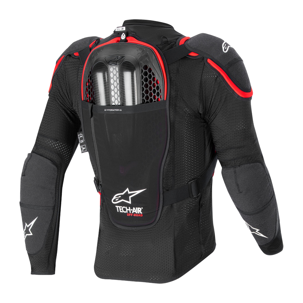 Tech-Air® Off-Road Airbag-System, Rückansicht, schwarz-rote Mesh-Schutzjacke mit Rückenprotektor und dualen Gasgeneratoren.