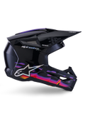 Alpinestars S-M3 Force OCD Helm, Motocross-Helm, Schwarz glänzend mit leuchtenden violetten, pinken und orangefarbenen Grafikmustern, Seitenprofil-Ansicht, silbernes Alpinestars-Logo und SM3-Branding, entwickelt für Offroad-Performance