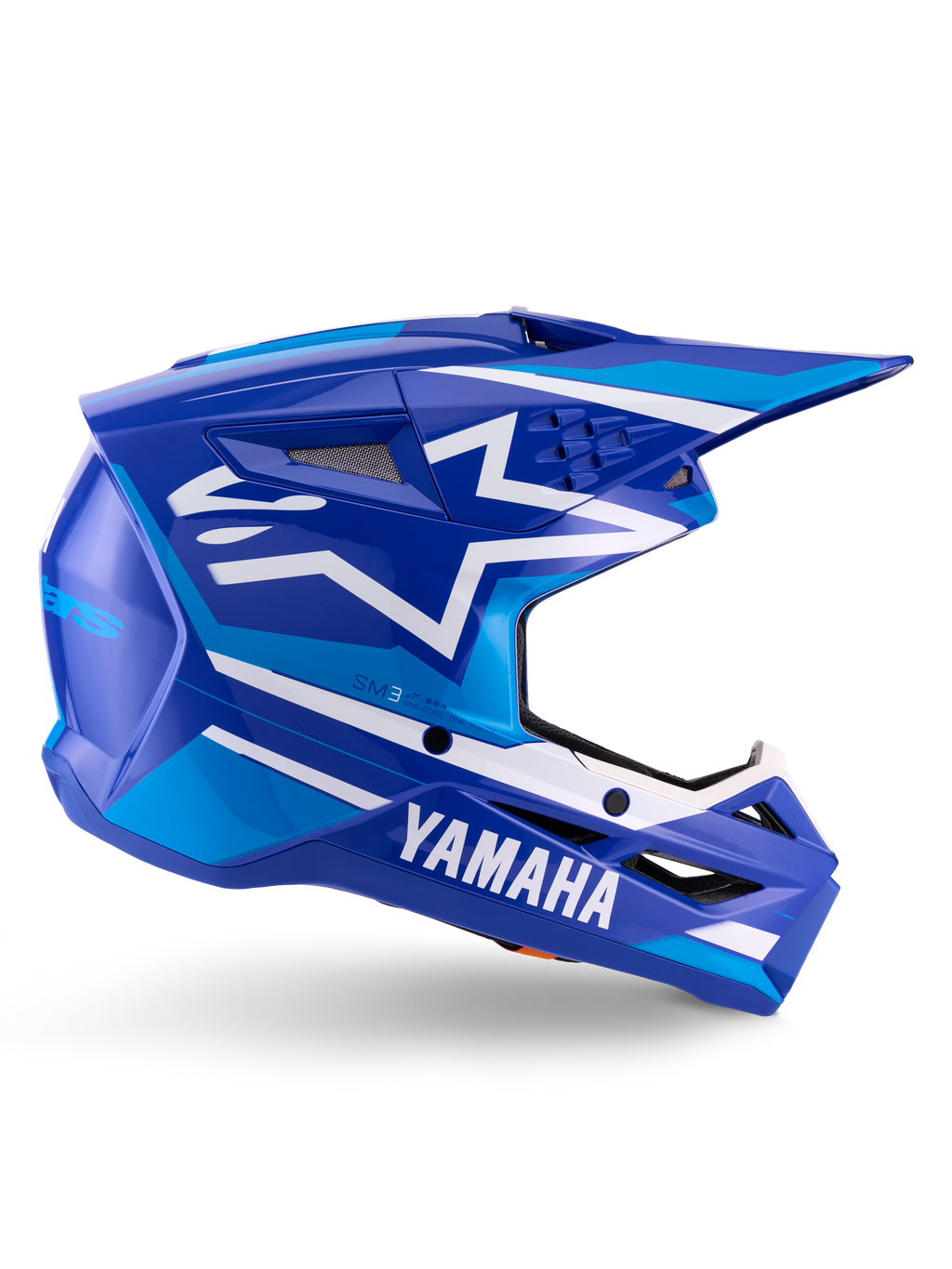 Alpinestars Yamaha S-M3 Helm ECE 22.06, Motocross-Rennhelm, Blau und Wei&szlig; gl&auml;nzend, mit markantem Yamaha-Branding und geometrischen Mustern, aerodynamisches Design mit schwarzen Mesh-Bel&uuml;ftungs&ouml;ffnungen und einem spitzen Schirm, professionelle Offroad-Ausr&uuml;stung