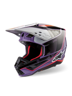 Alpinestars S-M5 Sail Helm ECE, Motocross-Helm, Violett, Schwarz und Silber glänzend, mit roter Innenpolsterung und Akzenten, glänzendes Finish mit markantem Alpinestars-Logo, aerodynamisches silbernes Visier, professionelle Offroad-Schutzausrüstung