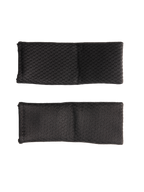 Alpinestars S-M7 Kinnriemenpolster-Set, Schwarz, Ersatzabdeckungen für Motocross-Helm-Kinnriemen, strukturiertes Synthetikmaterial, weiches Soft-Touch-Gewebe für verbesserten Komfort, abgebildet als ein Paar rechteckige schwarze Polster