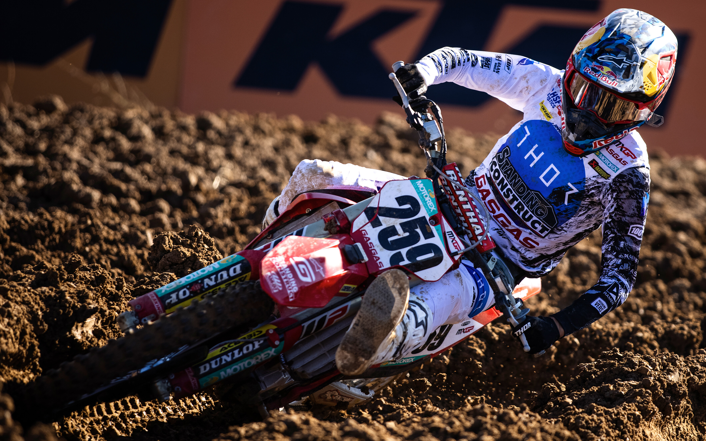 Glenn Coldenhoff racing on his dirt bike wearing Alpinestars Tech 10 boots