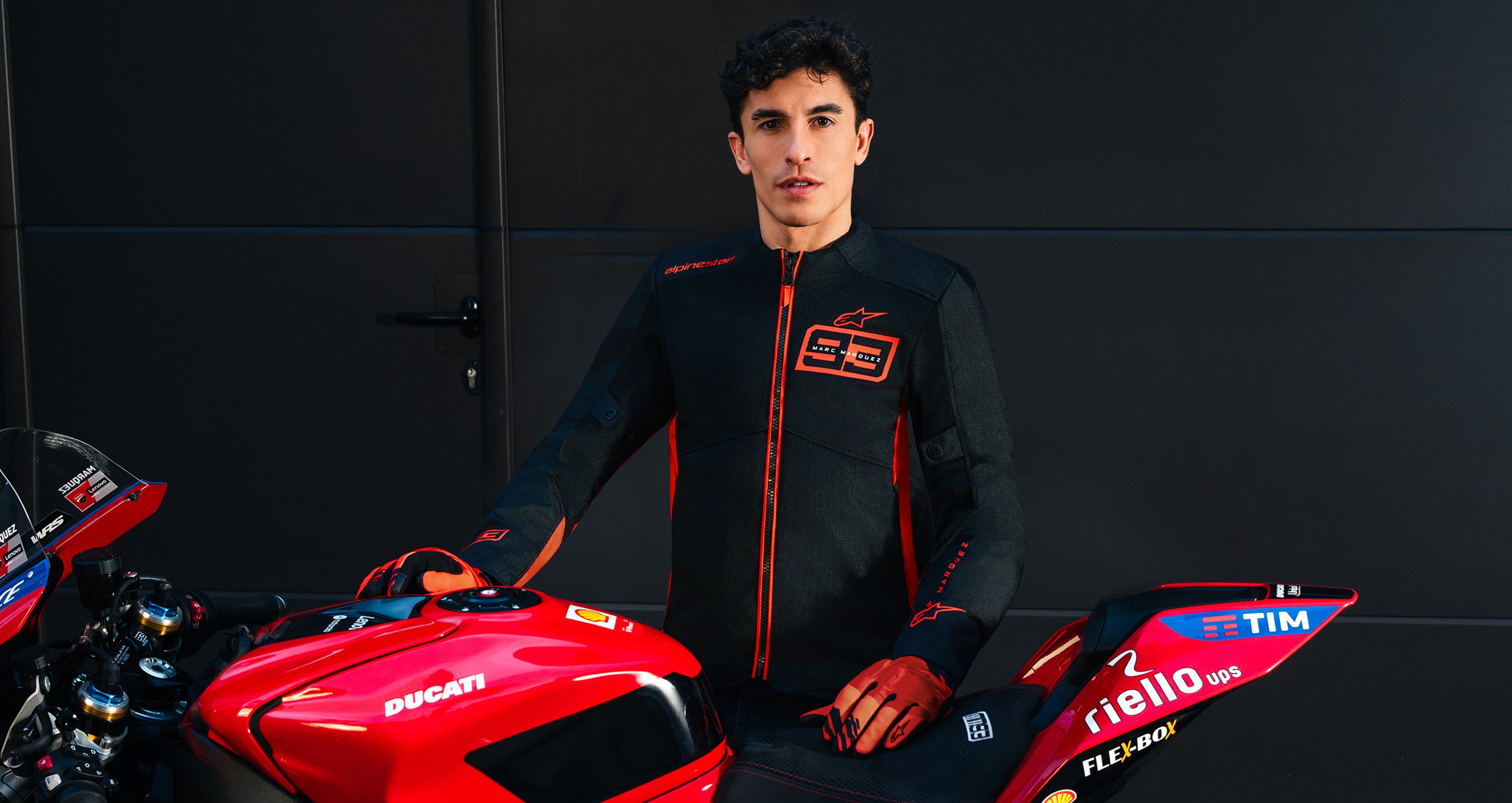 MM 93 - Red Motorcycle Bag | Alpinestars®