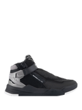 Alpinestars Speedflight Street Schuhe, Motorrad-Fahrschuhe, Schwarz und Gun Metal, High-Top-Sneaker-Profil mit strukturiertem Mesh-Obermaterial, seitlicher Reißverschluss und Knöchelriemen-Verschluss, dicke schwarze Sohle mit weißen Details an der Außensohle, urbaner Fahrstil
