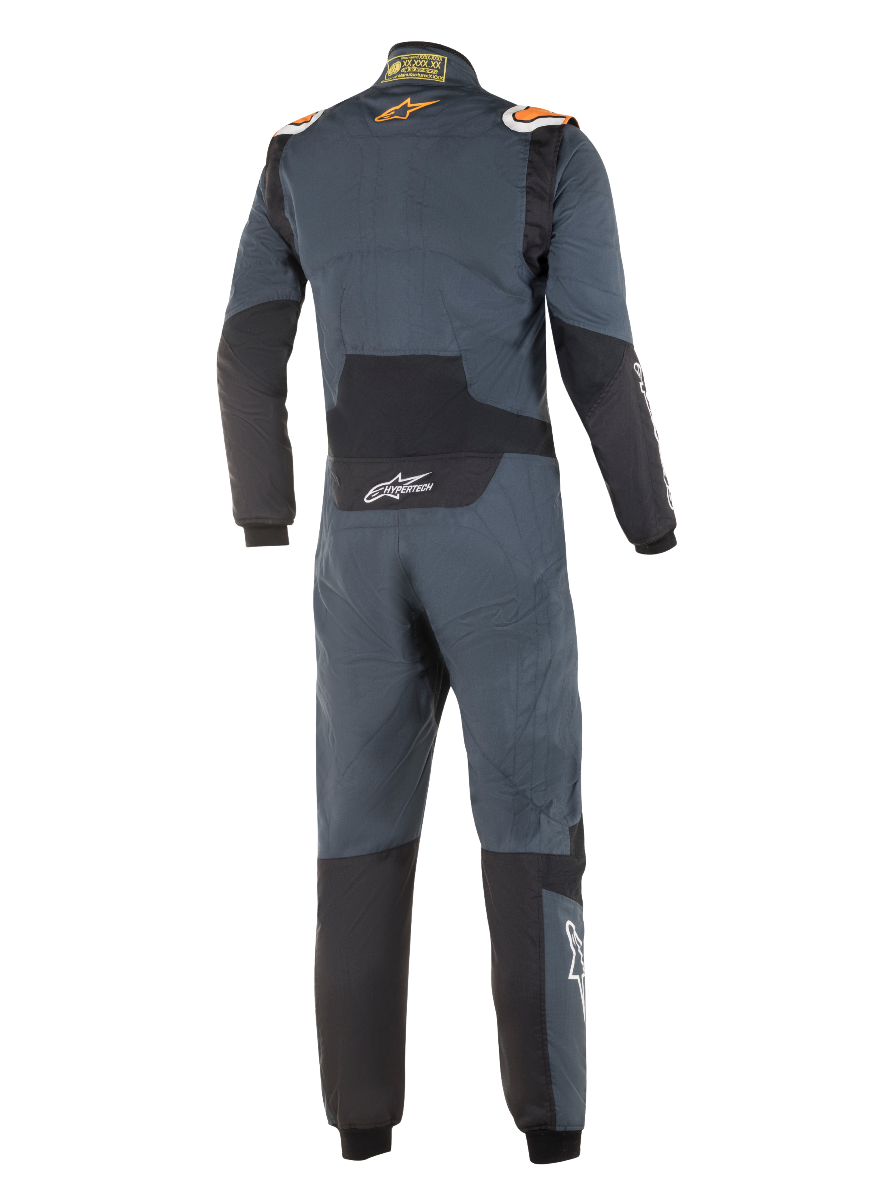 Alpinestars Hypertech Anzug, Professioneller Autorennanzug, Asphaltgrau und Neonorange, Rückansicht, schwarze Stretcheinsätze am unteren Rücken und an den Ellbogen, orangefarbene Alpinestars-Logos auf den Schultern, weißes Hypertech-Branding, stromlinienförmiges FIA-zertifiziertes Design.