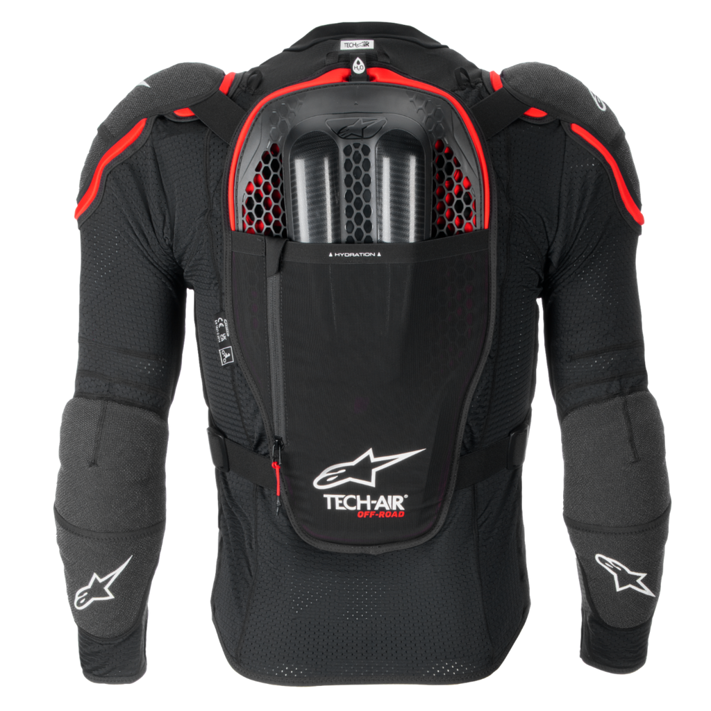 Tech-Air® Off-Road Airbag-System in Schwarz-Rot, Rückansicht mit Nucleon CELL Rüstung und integrierter Trinksystem-Tasche.
