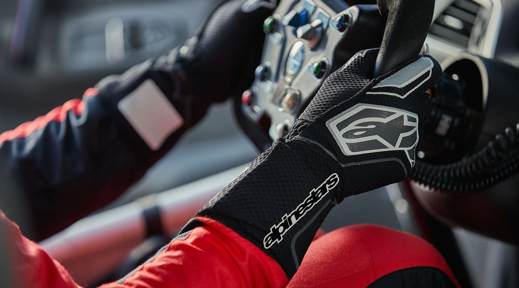 Tech-1 ZX V4 - Black Auto Gloves | Alpinestars®