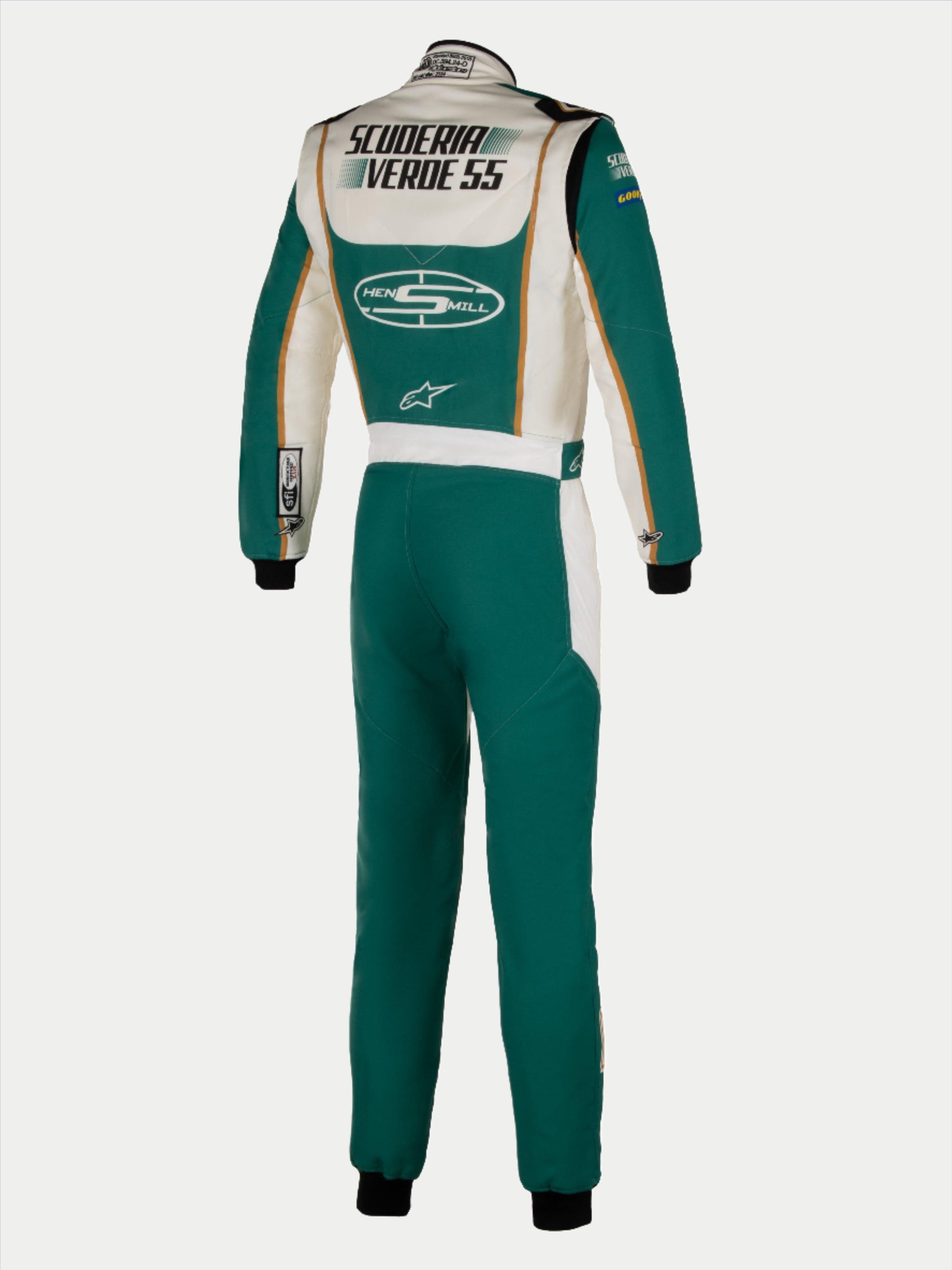 Alpinestars Tech Vision V3 Custom-Rennanzug, Rückansicht, Blaugrün und Weiß mit goldenen Akzenten, individuelles "Scuderia Verde 55" und "Hens Mill" Branding, professioneller FIA/SFI-zugelassener Rennanzug
